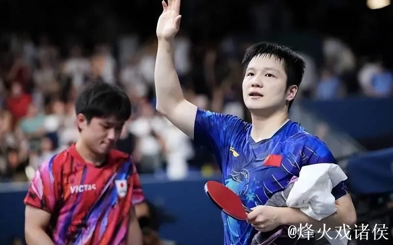 张本智和露出久违笑容!赛后说中文引起球迷欢呼,再次提到樊振东 张本智和露出久违笑容!赛后说中文引起球迷欢呼,再次提到樊振东